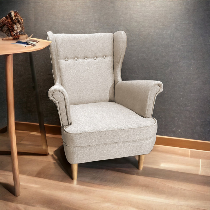 Molly Ohrensessel – Skandinavischer Polstersessel mit Knopfheftung